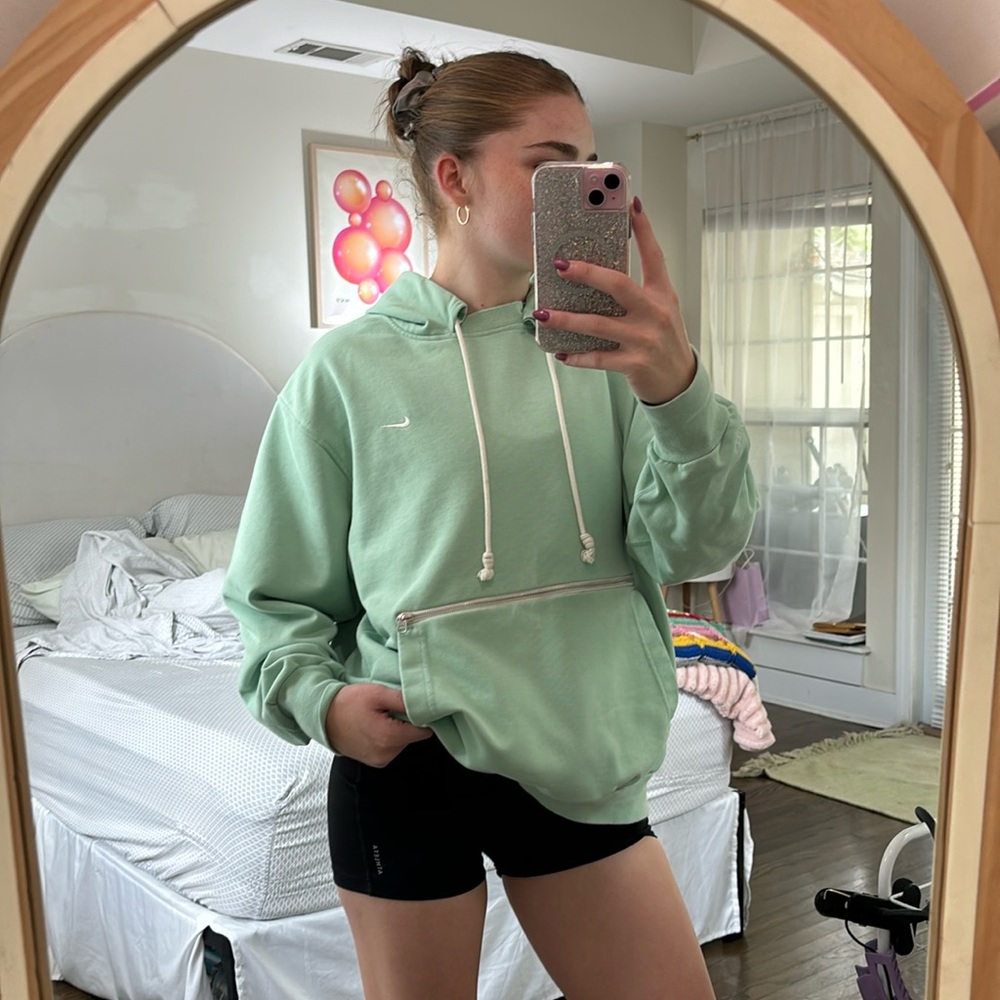 NIKE Seafoam Green Hoodie with Zipper Pocket Pouch